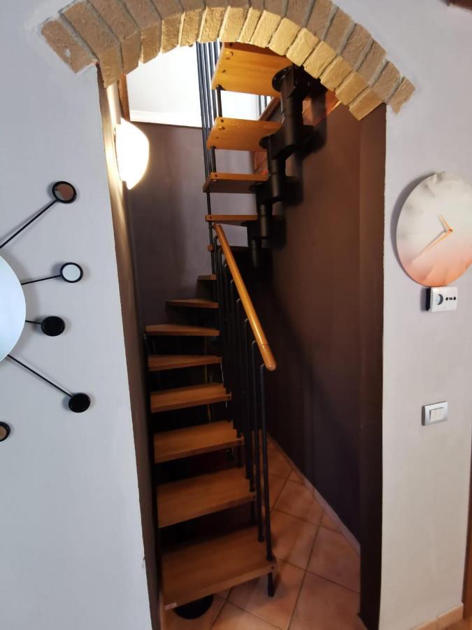 Apartment In The City Center With Self Check-In ปาร์มา ภายนอก รูปภาพ